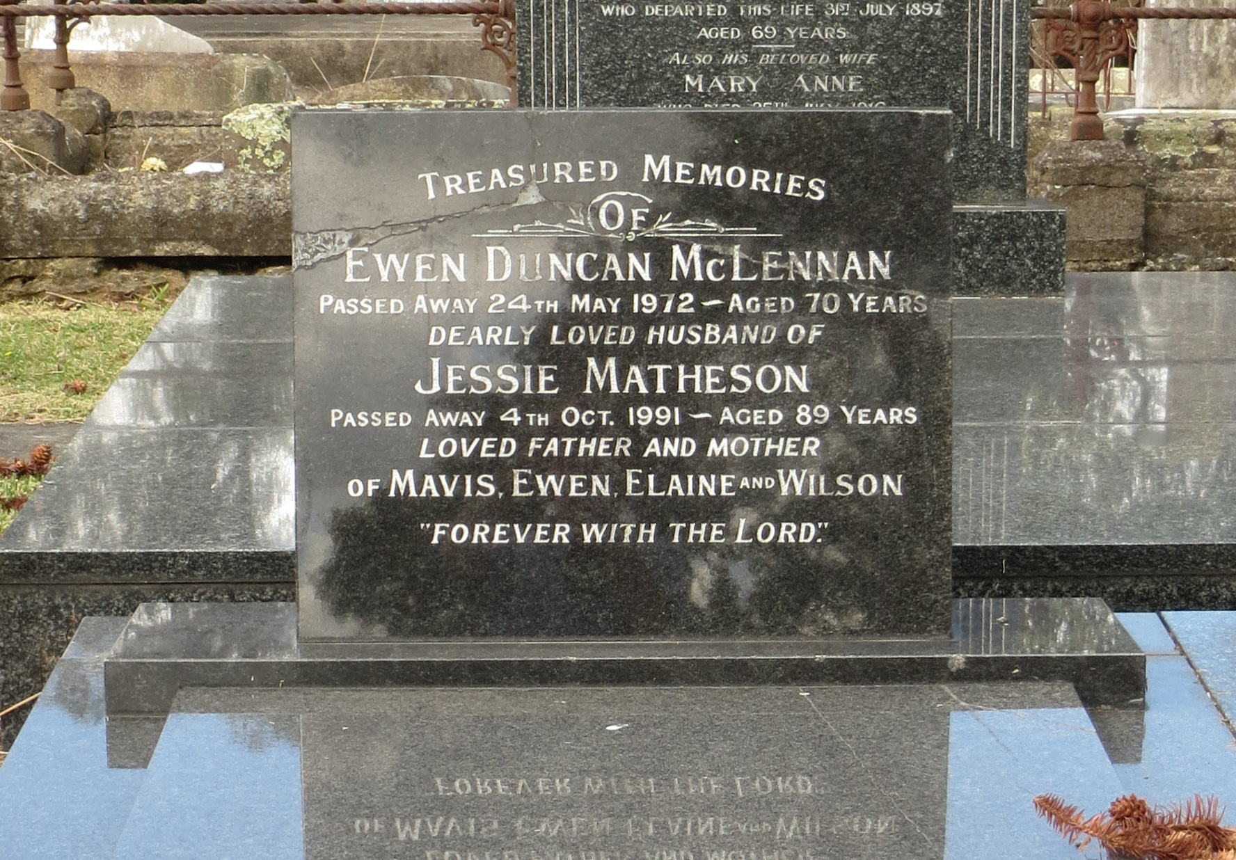 Photo of headstones/Ewen Duncan McLennan d1972 hdstn Papakura